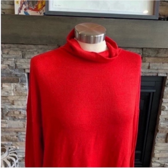 Banana Republic Scarlet Long Sleeve Tee - Picture 7 of 10